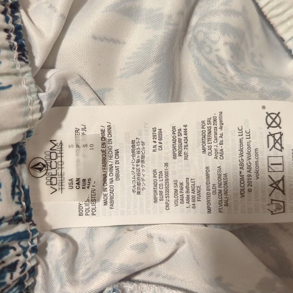 Volcom Athletic shorts - Picture 3 of 3